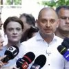 Protest USR în sprijinul lui Radu Mihaiu, la Biroul Electoral Sector 2: „Se tergiversează rezolvarea…”/Elena Lasconi, prezentă – VIDEO