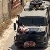Imagini virale cu un palestinian rănit legat pe capota unui jeep militar israelian