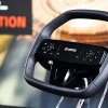 ZF reinventează volanul: airbag repoziționat și posibilitatea instalării unui display în volan