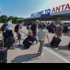 Revoltă pe aeroportul din Antalya: Zeci de români au așteptat 10 ore pentru un zbor întârziat, fără să li se ofere explicații