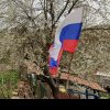 Zeci de steaguri rusești flutură mândre la granița de sud a României. Cum a fost împânzită zona de însemnele lui Putin