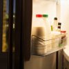 De ce nu se ține laptele pe ușa de la frigider