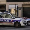 Hoții au spart un butic Chanel de la Paris cu o mașină, pe care ulterior au incendiat-o