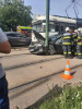 O mașină a fost lovită de un tramvai, în Timișoara. Șoferul, transportat la spital
