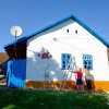 Sute de voluntari „Color the Village” au renovat zeci de clădiri în mai multe sate din Banat (foto)