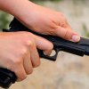 Campanie cu focuri de armă. Un bărbat a fost împuşcat cu un pistol air-soft la Buftea, în timpul unor activităţi electorale