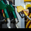 Prețul motorinei rămâne neschimbat, iar cel al benzinei continuă să scadă: Cât vor costa mâine carburanții