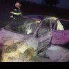 Autoturism în flăcări pe Autostrada A1, în zona localității Șibot. Au intervenit pompierii miltari din Sebeș