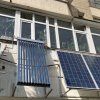 Ceartă între vecini din cauza panourile fotovoltaice, amplasate pe faţada unui bloc din centrul Craiovei