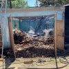 Olt: Anexa unei case din Pleşoiu, distrusă de un incendiu