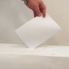 Proces electoral întrerupt la o secţie în Piatra-Neamţ. Alegătorii ar fi primit mai multe buletine pentru alegerea primarului