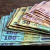 Numărul bancnotelor false aflate în circulație în România, în creștere
