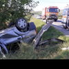 2 persoane rănite după ce un autoturism s-a răsturnat