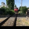 Un bărbat din Mocod a scăpat fără nicio zgârietură, după ce mașina în care se afla a fost lovită de tren