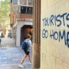 Sufocată de turiști, Barcelona ia în calcul să interzică închirierea apartamentelor pentru vizitatori