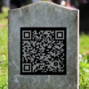 Tehnologia de ultimă generație ajunge și în cimitirele din România: Ce afacere au pus la cale doi studenți din București