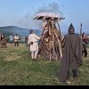 VIDEO: Rugul lui Zalmoxe, la Festivalul Cetăților Dacice de la Ighiu. Procesiune de incinerare a unui războnic dac căzut în luptă