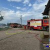 Casă cuprinsă de flăcări în Dâmbovița! O persoană a făcut atac de panică. Pompierii au intervenit cu 3 autospeciale de stingere