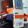 O femeie de 59 de ani, transportată de urgență la spital după ce a fost lovită de o mașină, pe un drum din Dâmbovița