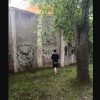 Știri Constanta: Tanar surprins de politie, facand graffiti pe un perete al cladirii fostului Teatru de vara (FOTO)