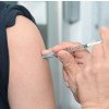 Vaccin combinat impotriva gripei si COVID-19 la adultii cu varsta de 50 de ani si peste realizat de compania Moderna