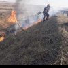 INCENDIU de vegetație uscată pe șoseaua de centură a municipiului Alba Iulia: Intervin pompierii