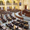 Legea cetăţeniei a fost modificată: după 10 ani de căsătorie în străinătate, soţul/soţia poate deveni cetăţean român