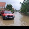 INTERVENȚIA POMPIERILOR Curți, beciuri și locuințe inundate la Turț și Tarna Mare