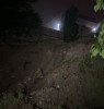 Alunecare de teren pe strada Govora, sub cimitirul din Mănăștur, din Cluj-Napoca. A fost solicitată întervenția pompierilor-FOTO