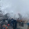 Incendiu Cluj- O casă a ars azi-noapte într-o localitate clujeană. Două femei au suferit un atac de panică- FOTO