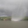 Tornadă pe Lacul Mărtinești, Cluj: ”A venit din spate de la cabană și a luat barca pe sus și câteva saltele! VIDEO SPECTACULOS
