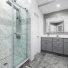 Beneficiile sistemelor de duș cu funcții de hidromasaj – De ce nu trebuie să lipsească acestea dintr-o baie modernă?