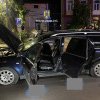 Urmărire ca-n filme în miez de noapte pe străzile din Rădăuți pentru prinderea unui șofer de 19 ani fără permis. Mașina acestuia a fost oprită cu un dispozitiv cu țepi (FOTO)