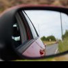 Înșelătoria cu oglinzile auto: noua găselniță a escrocilor de a păcăli șoferii neatenți