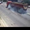 Mașini spulberate de TIR, pe DN6, în Dolj. Șoferii au scăpat ca prin minune VIDEO
