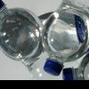 Sticlele de plastic cu capac ataşat au devenit obligatorii, în România. Ce pățesc comercianții care vând stocuri vechi