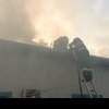 Un incendiu violent a izbucnit la un azil de bătrâni din județul Tulcea. 40 de persoane evacuate de urgență. VIDEO cu încercările disperate ale pompierilor de a opri flăcările