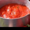 Un ketchup diferit și mult mai delicios: Cum se prepară sosul de roșii cu mere, delicatesa care va da savoare oricărei mese