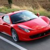 Mașinile Ferrari vor putea fi cumpărate în curând cu criptomonede