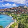 Insula din Grecia unde poți petrece 7 zile cu doar 290 de euro. Șezlongurile sunt gratuite, iar plajele sunt de vis
