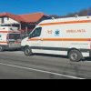 Șofer la spital după ciocnirea dintre un autocamion și un microbuz, în Timiș