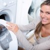 Cum să îți menții mașina de spălat ca nouă: Frecvență, produse naturale și semnele care ne spun că este timpul pentru o curățare