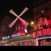 Celebrul cabaret Moulin Rouge din Paris primește o nouă morișcă de vânt. Torța olimpică va trece prin fața localului