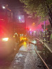 Incendiu puternic în București la mai multe locuințe învecinate. Trei oameni au ajuns la spital, două case au fost arse