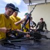 Polonia: Elevii de clasa a VIII-a vor învăța la șoală cum să tragă cu arma. Armata instruiește și mii de angajați publici