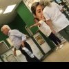 VIDEO Primarul din Roşiorii de Vede, filmat în timp ce se bate cu un bărbat, într-o farmacie. Edilul a fost amendat