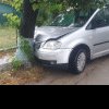 Accident violent la Drochia: O minoră a fost rănită, după ce mașina în care se afla s-a izbit într-un copac