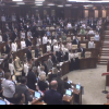 (live/update) Parlamentul, eveniment solemn la 30 de ani de la adoptarea Constituției RM. BCS părăsește ședința: Legea supremă nu este respectată. Un ochi râde, altul plânge