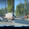 (video) O mașină s-a răsturnat pe acoperiș, după ce s-a lovit cu un alt automobil, pe strada Uzinelor: Două ambulanțe au intervenit