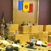 (video) Republica Moldova sărbătorește Ziua Constituției: Imagini de acum 30 de ani, cu momentul în care deputații semnează Legea supremă